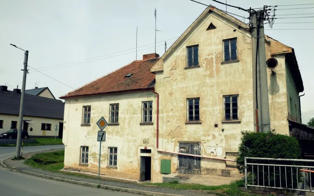 Temná úniková hra oživila desítky let chátrající a opuštěný Kalinův mlýn. Jeho noví majitelé ho teď opravují