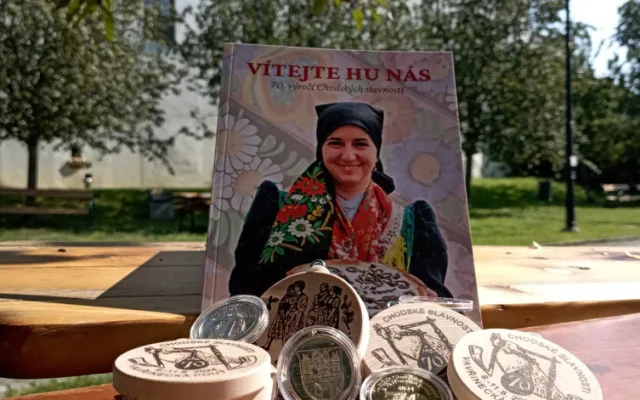 V Domažlicích vrcholí 70. chodské slavnosti, přijely desetitisíce lidí, i na mši