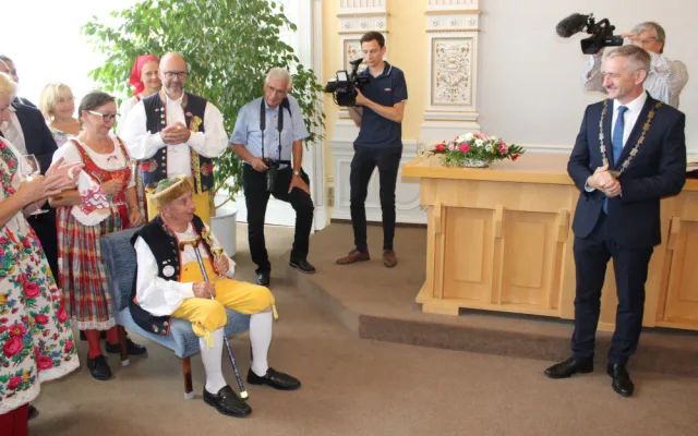 Hvězdou Chodských slavností byl třiadevadesátiletý legendární dudák a zpěvák Antonín Konrády