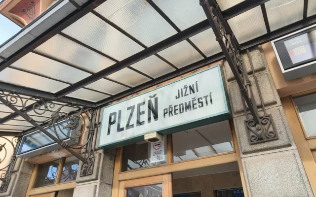 Památkově chráněná nádražní budova z roku 1921 projde rekonstrukcí za 85 milionů korun. Práce začnou ještě letos