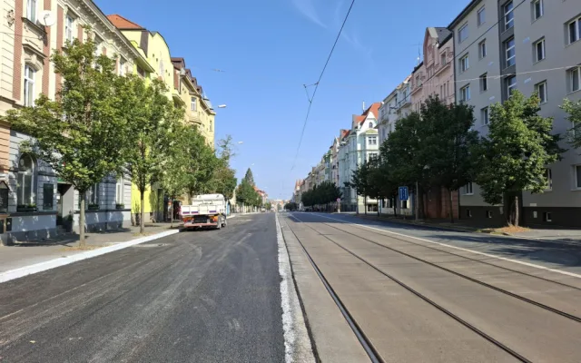 Velká úleva pro řidiče, končí opravy některých silnic. Už v neděli se otevře páteřní Klatovská třída