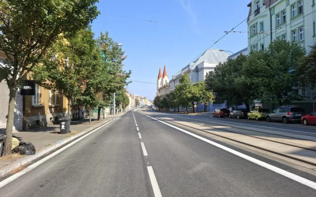 Velká úleva pro řidiče, končí opravy některých silnic. Už v neděli se otevře páteřní Klatovská třída