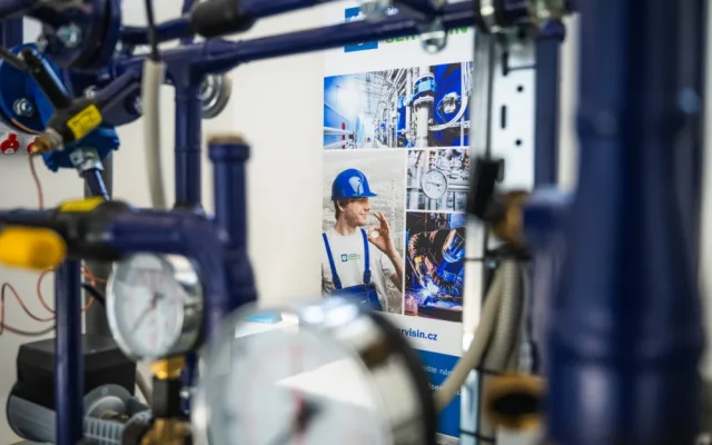 Žáci elektrotechnického učiliště mají nové výukové středisko u největšího dodavatele tepla na západě Čech
