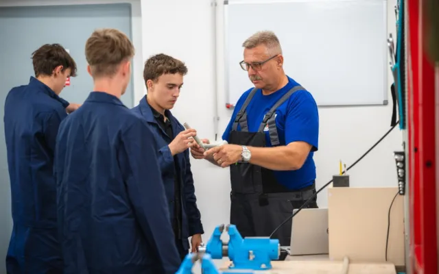 Žáci elektrotechnického učiliště mají nové výukové středisko u největšího dodavatele tepla na západě Čech