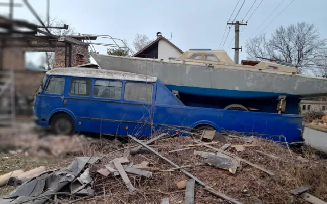 Ještě nedávno byl autobus v naprosto zbědovaném stavu, zdroj: Pavel Žídek / FB:VETERAN-RENOVACE-PROJEKTY