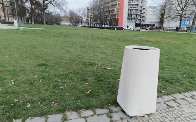 V Plzni jsou už nové koše. Větší a odolnější.