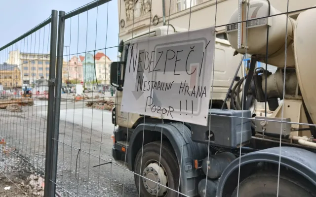 Konečně se dočkají řidiči, chodci i obchodníci, 11. listopadu má skončit oprava tramvajové trati ve Zbrojnické