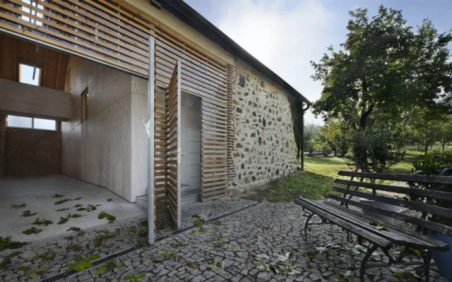 V prestižní soutěži Grand Prix Architektů zabodovala přestavba stodoly na rodinný dům v Čilé