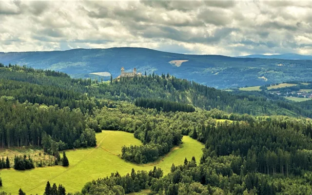 Hrad Kašperk ještě před opravou věže