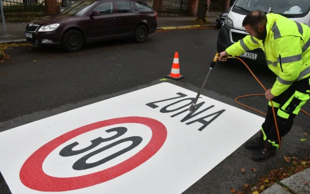 Řidiči pozor, nová Zóna 30 s výrazně omezenou rychlostí vznikla na Borech. Cílem je ochránit chodce