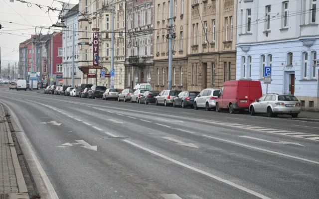 Město rozšířilo zóny placeného parkování na Borech a Slovanech
