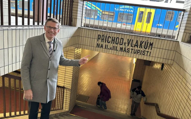 Ministr dopravy Martin Kupka při zahájení opravy nádraží v Klatovech