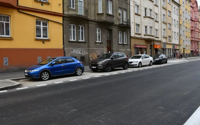 Město zavedlo semafor, který pozná vůz MHD a pouští ho první