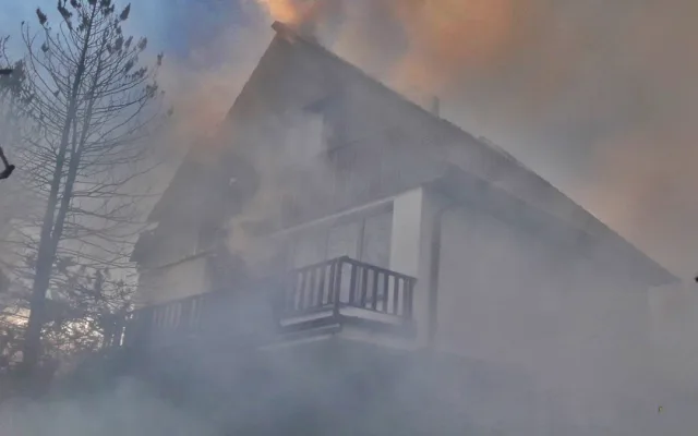 VIDEO: Nedbalost způsobila požár a škody za miliony, plameny krotilo osm jednotek hasičů