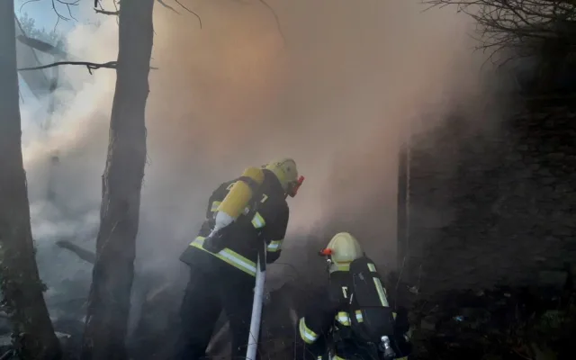VIDEO: Nedbalost způsobila požár a škody za miliony, plameny krotilo osm jednotek hasičů