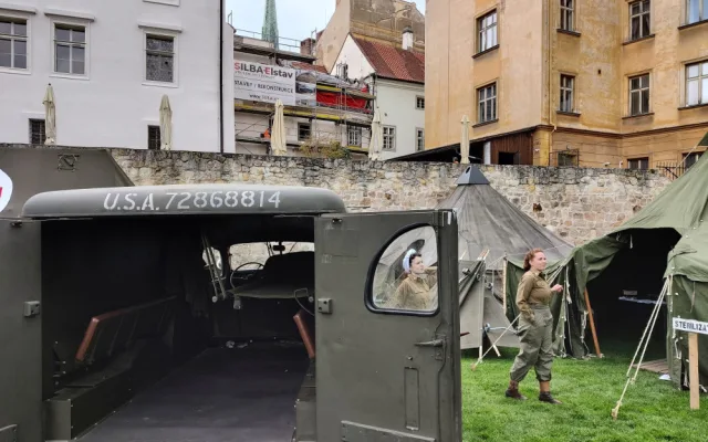 109. evakuační nemocnice se v roce 1945 starala vojáky i místní obyvatele, spolek teď hledá dobové artefakty