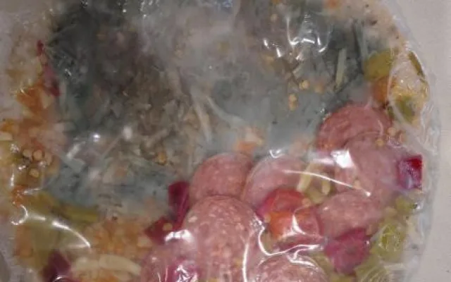 Polská mražená pizza obsahovala porci plísně navíc, prodával ji oblíbený řetězec