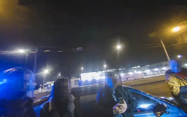 A autě cestovaly mimo jiné i dvě nezletilé dívky pod vlivem alkoholu