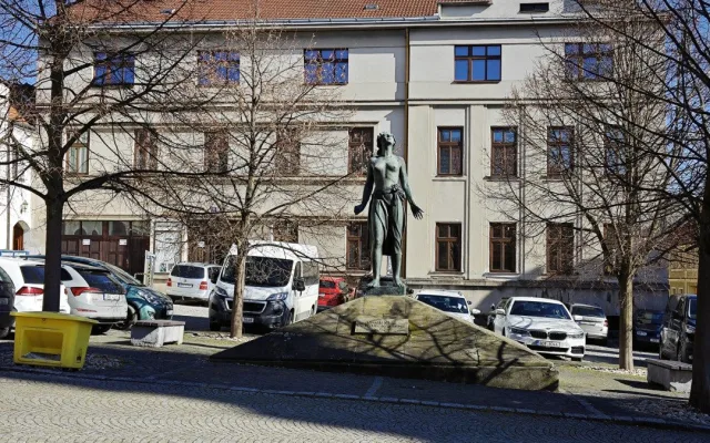 Pomník obětem nacismu se dočká zasloužené opravy, hotovo by mělo být do květnových oslav