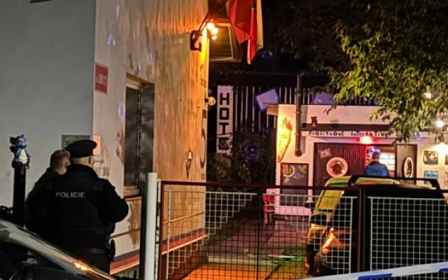 Za smrt ženy při domácím porodu v sídle sekty nikdo nemůže, policie případ odložila