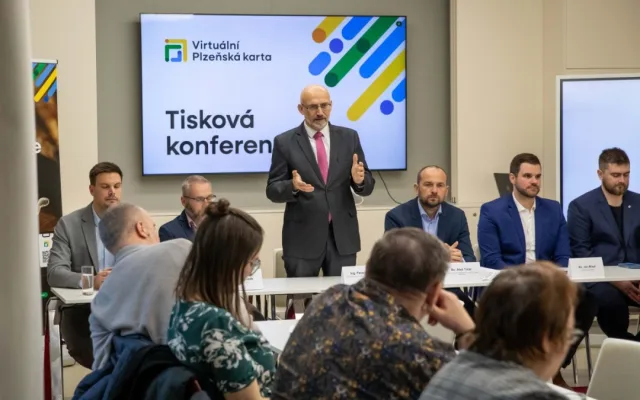 Cestování po kraji ulehčí nová aplikace, Virtuální Plzeňská karta usnadní třeba nákup jízdenek