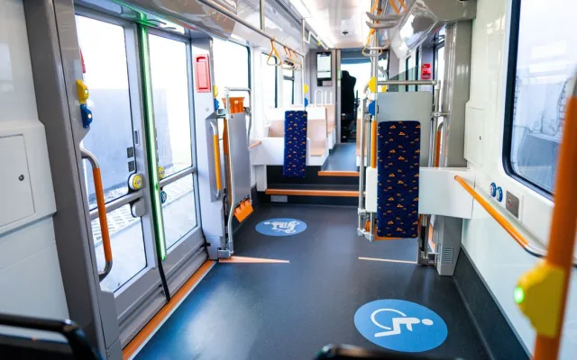 Škodováci vyrobili nejdelší tramvaj na světě, měří téměř 60 metrů. Dvanáct obřích souprav bude jezdit v SRN