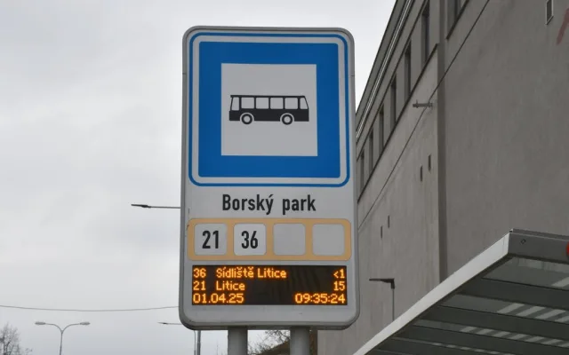 Zcela nová autobusová linka MHD číslo 36 zajíždí i do míst, kde jsou velmi úzké komunikace