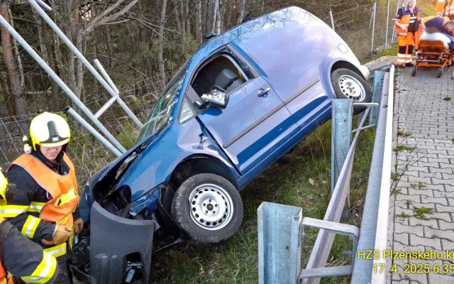 Nehoda na dálnici se stala kvůli mikrospánku řidiče