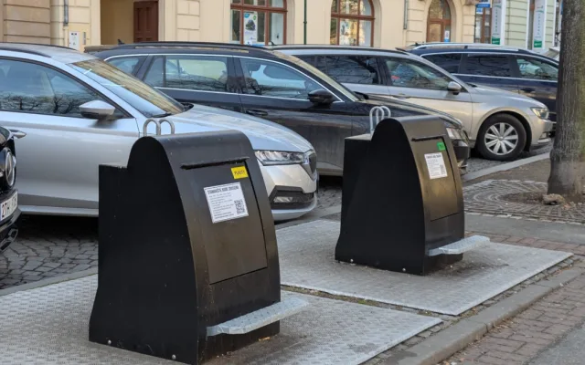 Je dobře když se v Plzni zrušily podzemní kontejnery na odpad, nebo mělo město zapracovat na jejich zachování?