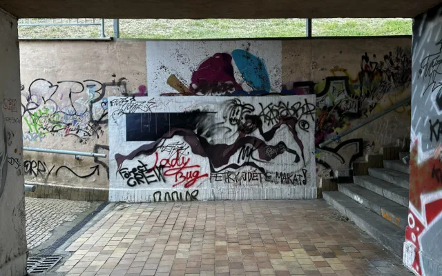 Podchod hrůzy pod Rokycanskou třídou zmizí. Ulici překlene lávka dlouhá 116 metrů
