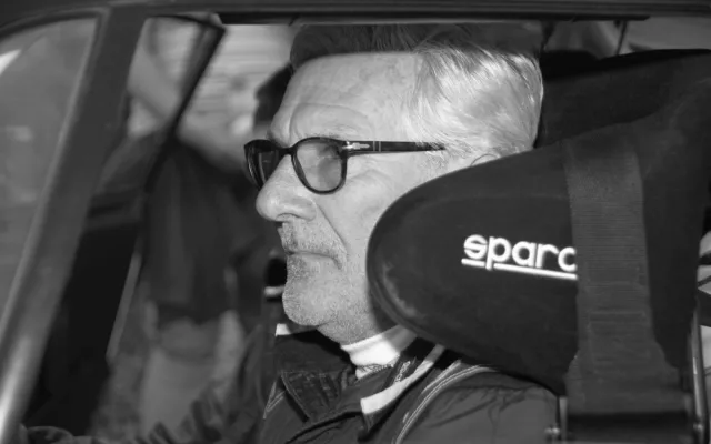 Zemřel V. C. Jensen, slavný závodník a rallye šampion, poslední závod jel na Klatovsku