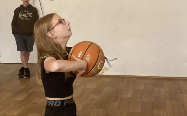 I letos mohou lidé přispět na vybavení posiloven klubů pro děti a mládež z ulice