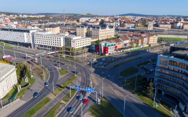 Během letních prázdnin se začne s opravou tramvajové trati ve frekventované křižovatce U Jána