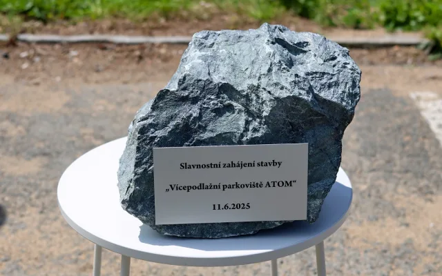 Kritický problém s parkováním na Lochotíně vyřeší nový parkovací dům se 173 místy