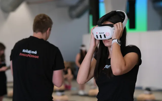Záchranu lidského života pomocí virtuální reality si během osmi hodin nacvičilo 1255 lidí