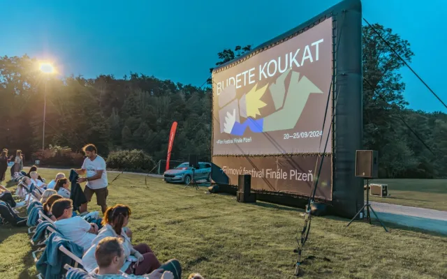 Letní kino na místech, kde byste to nečekali. Promítání bude v pivovaru i ve stodole