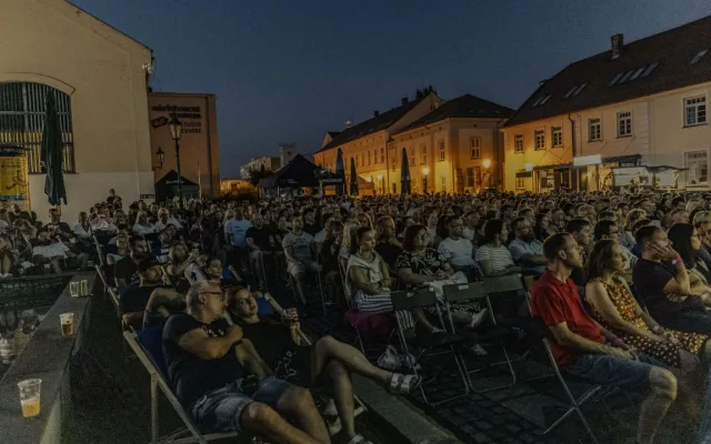 Letní kino na místech, kde byste to nečekali. Promítání bude v pivovaru i ve stodole