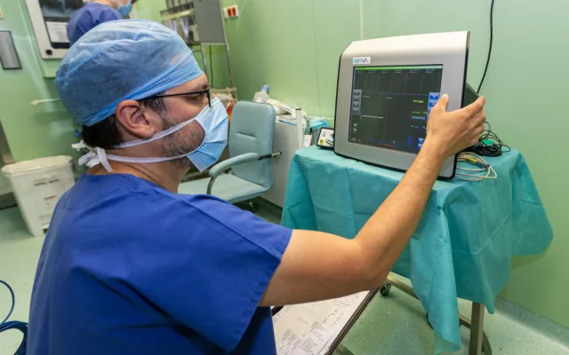 Nový přístroj ve Stodské nemocnici ohlídá hlasivky pacientů při operaci štítné žlázy