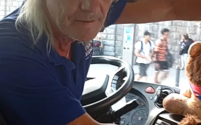 Řidič reagoval na dotaz cestujícího poněkud neurvale