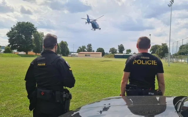 Záhadné zmizení padesátiletého muže. Policie opakovaně nasazuje do pátrání lidi, psy i vrtulník