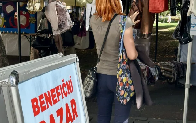 Dobročinný bazar nepotřebných kabelek pomůže lidem s handicapem