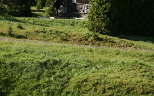 Rozebírání a konzervace slavné Roklanské chaty v srdci Šumavy jen tak nezačne