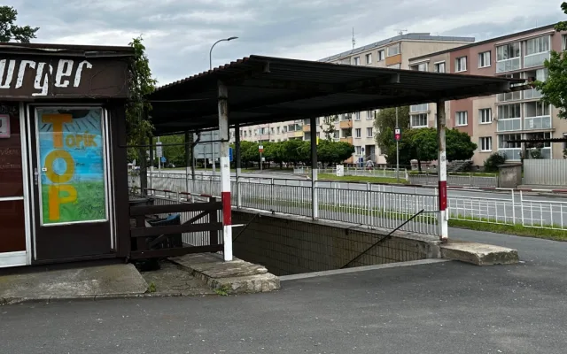 V tomto podchodu muž zemřel