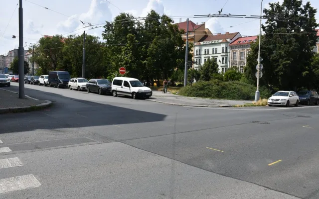 Další těžká rána pro dopravu v Plzni. Až do konce roku se budou opravovat ulice kolem Husova náměstí