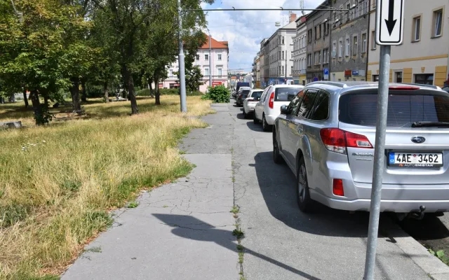 Další těžká rána pro dopravu v Plzni. Až do konce roku se budou opravovat ulice kolem Husova náměstí