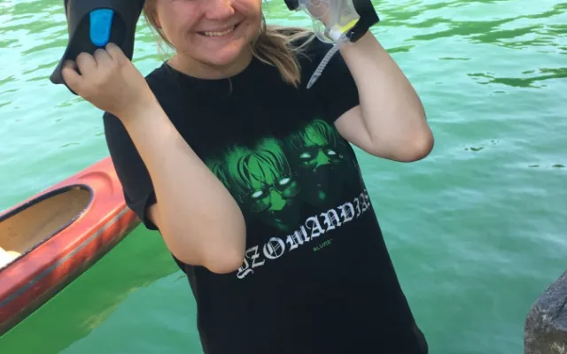 Ivana bojuje se vzácnou chorobou a sní o elektrickém vozíku, aby mohla na školní exkurze