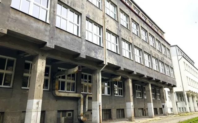Univerzitě se konečně podařilo prodat budovu bývalého ředitelství plzeňské Škody za 190 milionů