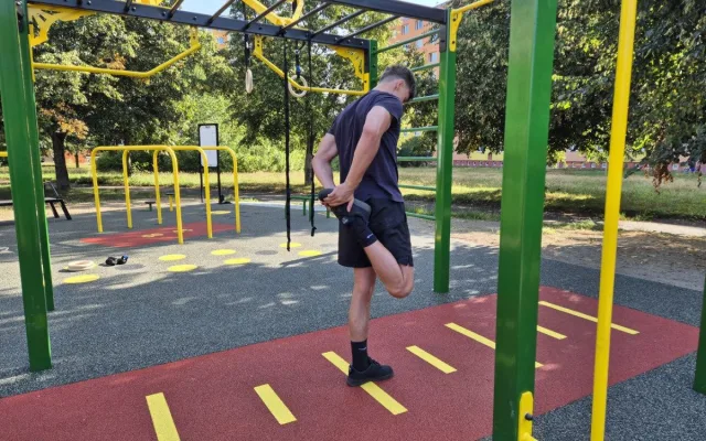 V sídlištním vnitrobloku vzniklo na přání lidí nové workoutové hřiště