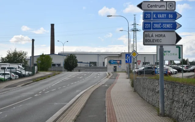 Větší bezpečí pro chodce i rychlejší průjezd MHD, křižovatka dostane nové semafory