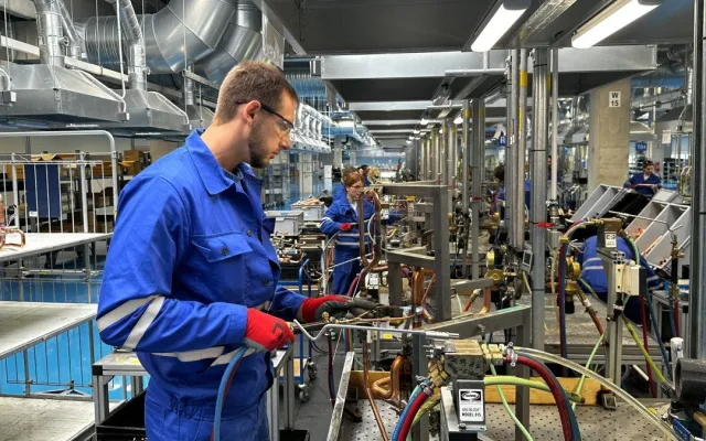 Panasonic otevřel v Plzni novou obří továrnu na tepelná čerpadla za osm miliard